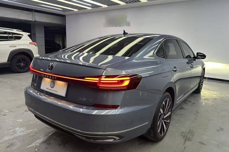 Used Volkswagen Passat 2022 330TSI Luxury Edition Exterior 6