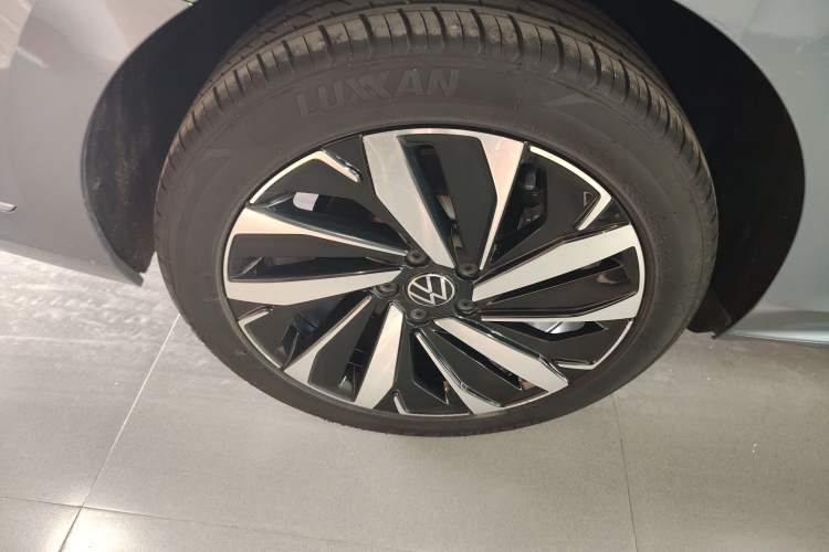 Used Volkswagen Passat 2022 330TSI Luxury Edition Exterior 8