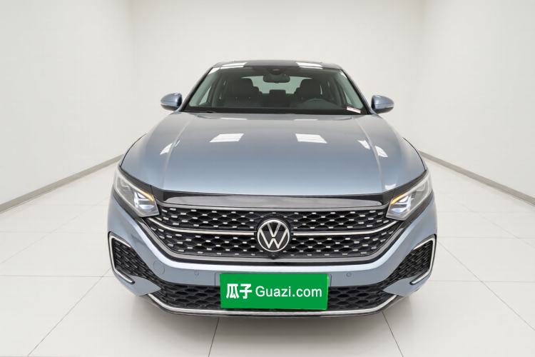 Used Volkswagen Passat 2022 330TSI Starry Luxury Edition Front