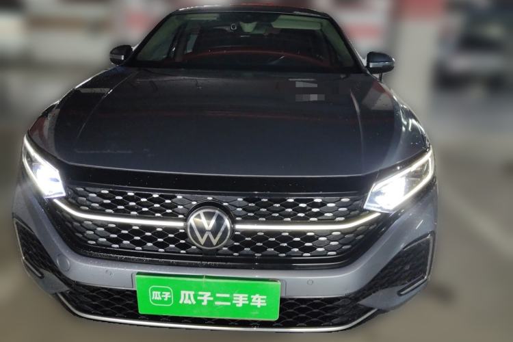 Used Volkswagen Passat 2022 330TSI Starry Luxury Edition Front