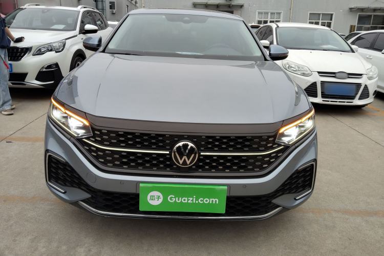 Used Volkswagen Passat 2022 330TSI Starry Luxury Edition Front