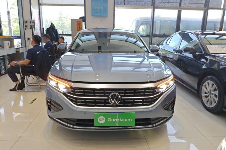 Used Volkswagen Passat 2022 330TSI Luxury Edition Front