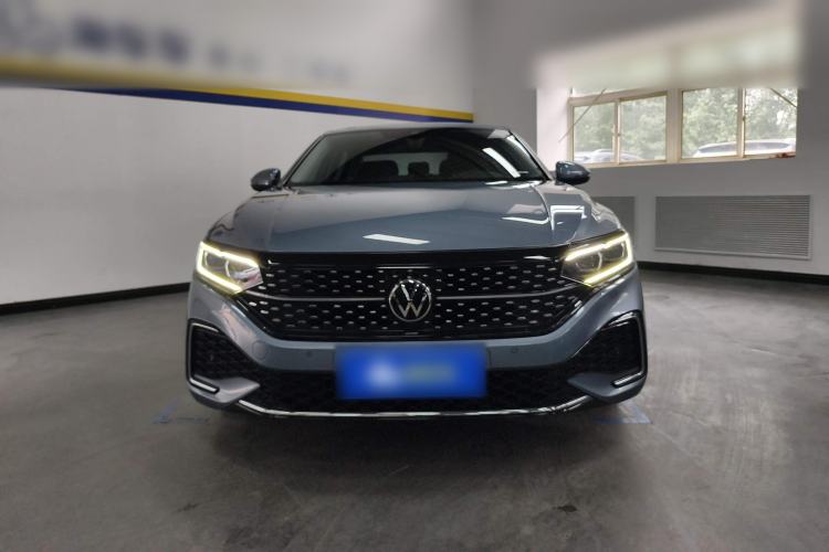 Used Volkswagen Passat 2022 330TSI Starry Luxury Edition Front
