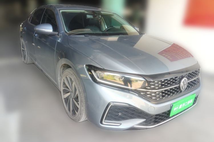 Used Volkswagen Passat 2022 330TSI Elite Edition Front Right 45 Deg