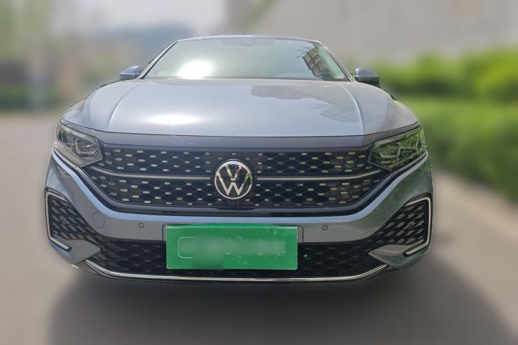 Used Volkswagen Passat 2022 330TSI Starry Luxury Edition Front
