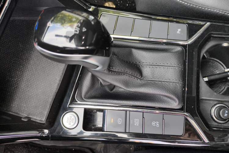 Used Volkswagen Passat 2022 330TSI Starry Elite Edition Gear Lever