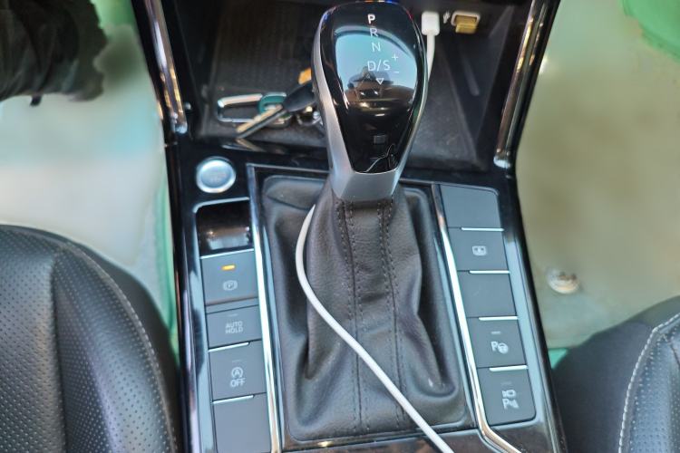 Used Volkswagen Passat 2022 330TSI Luxury Edition Gear Lever