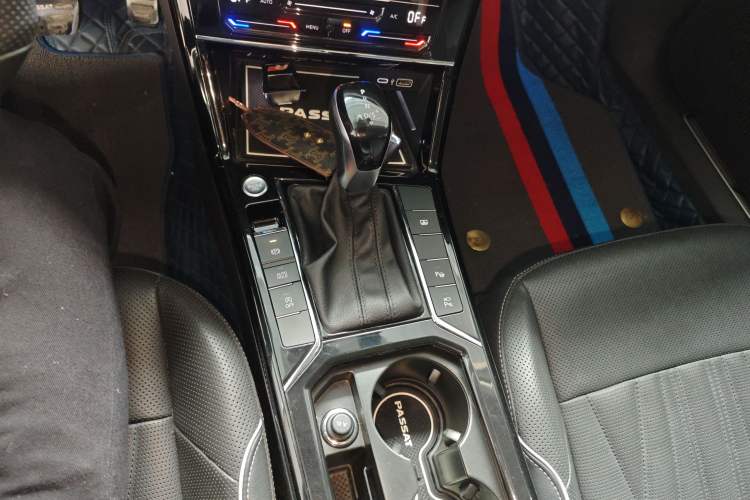 Used Volkswagen Passat 2022 330TSI Starry Luxury Edition Gear Lever