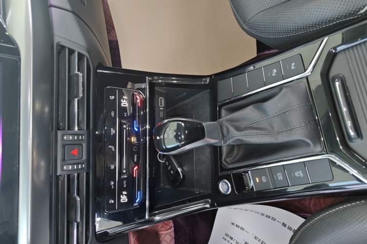 Used Volkswagen Passat 2022 330TSI Luxury Edition Gear Lever