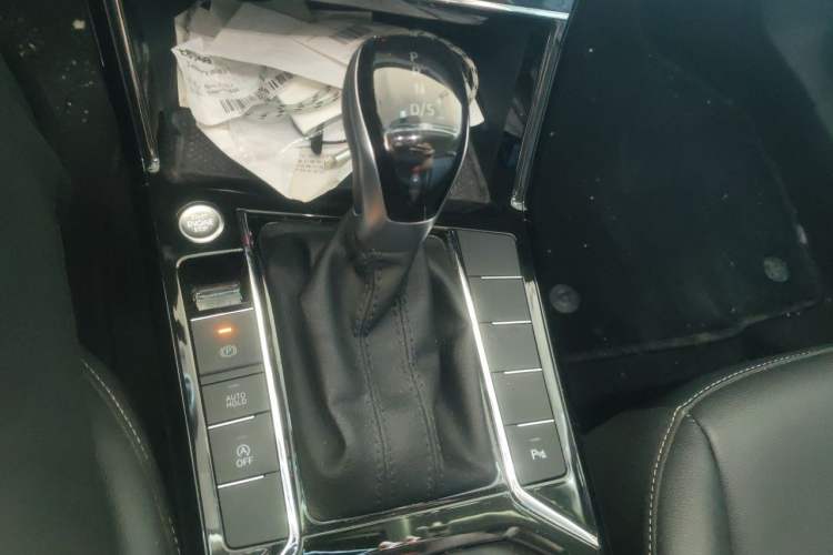 Used Volkswagen Passat 2022 330TSI Elite Edition Gear Lever
