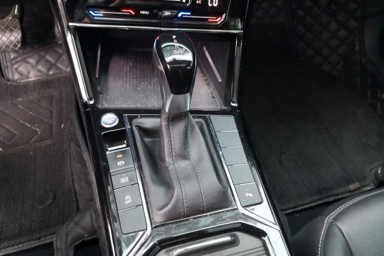 Used Volkswagen Passat 2022 330TSI Starry Elite Edition Gear Lever