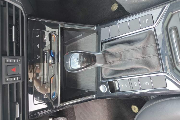 Used Volkswagen Passat 2022 330TSI Starry Elite Edition Gear Lever