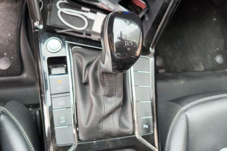 Used Volkswagen Passat 2022 330TSI Starry Elite Edition Gear Lever