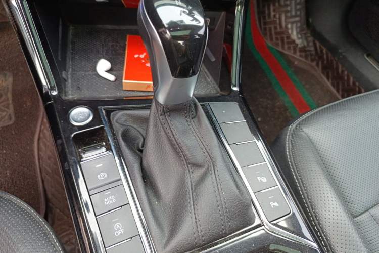 Used Volkswagen Passat 2022 330TSI Starry Luxury Edition Gear Lever