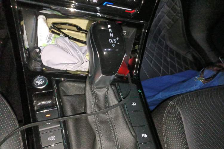 Used Volkswagen Passat 2022 330TSI Starry Luxury Edition Gear Lever