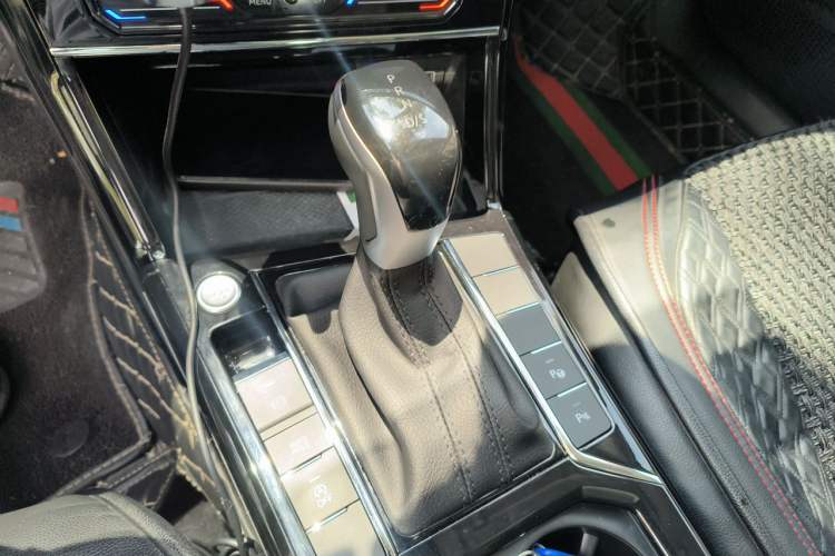 Used Volkswagen Passat 2022 330TSI Starry Luxury Edition Gear Lever