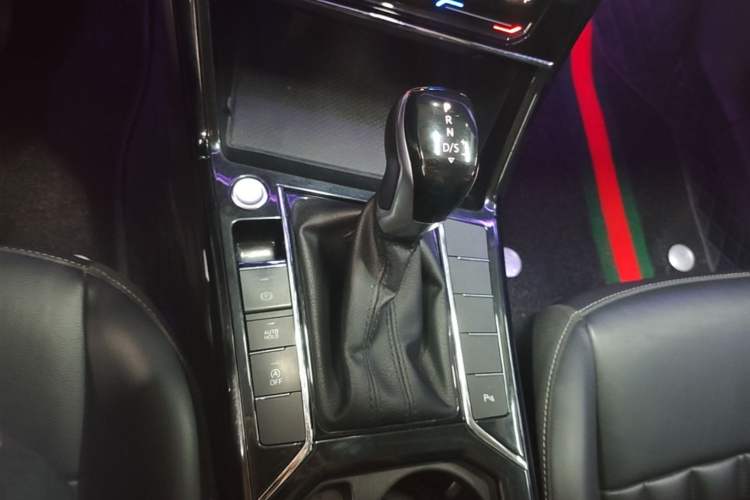 Used Volkswagen Passat 2022 330TSI Starry Elite Edition Gear Lever