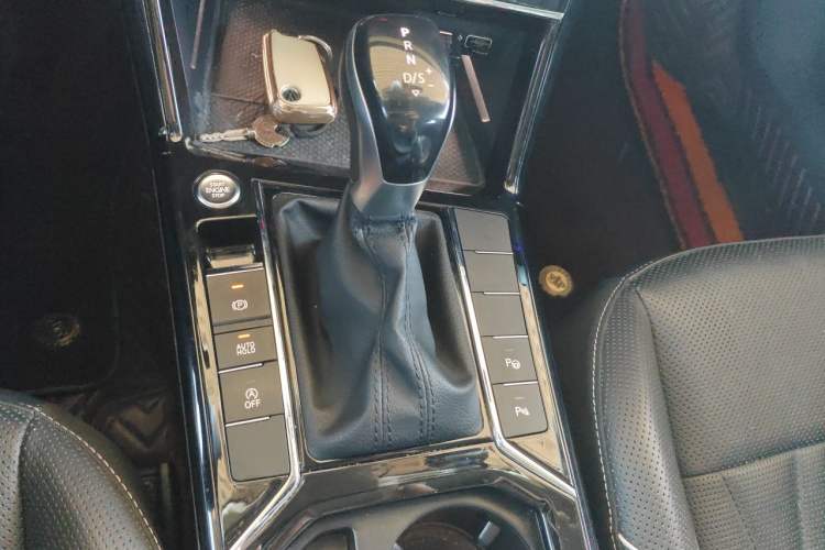 Used Volkswagen Passat 2022 330TSI Starry Luxury Edition Gear Lever