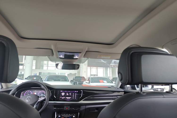 Used Volkswagen Passat 2022 330TSI Luxury Edition Headliner