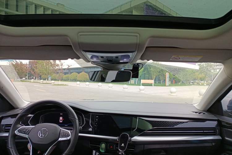 Used Volkswagen Passat 2022 330TSI Starry Luxury Edition Headliner