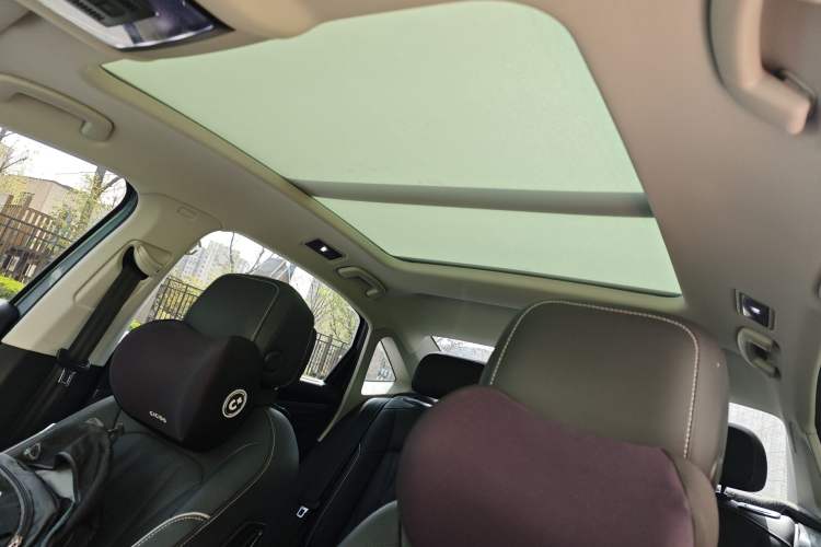 Used Volkswagen Passat 2022 330TSI Starry Luxury Edition Headliner