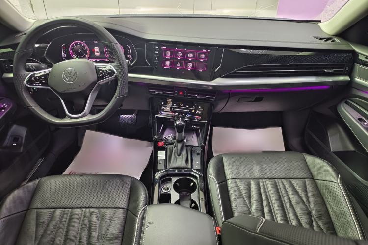 Used Volkswagen Passat 2022 330TSI Luxury Edition Interior 1
