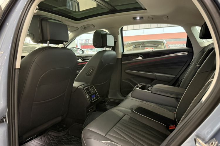 Used Volkswagen Passat 2022 330TSI Starry Luxury Edition Interior 11