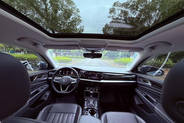 Used Volkswagen Passat 2022 330TSI Elite Edition Interior 2