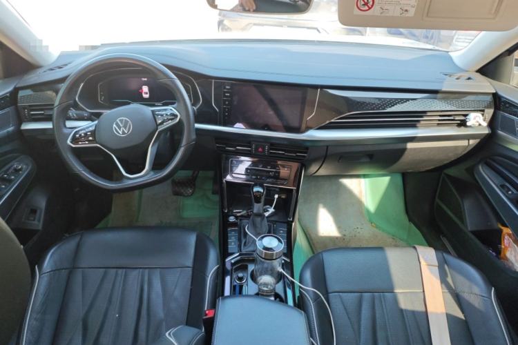 Used Volkswagen Passat 2022 330TSI Luxury Edition Interior 2