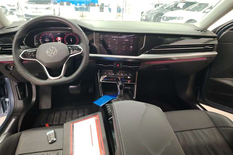 Used Volkswagen Passat 2022 330TSI Luxury Edition Interior 2