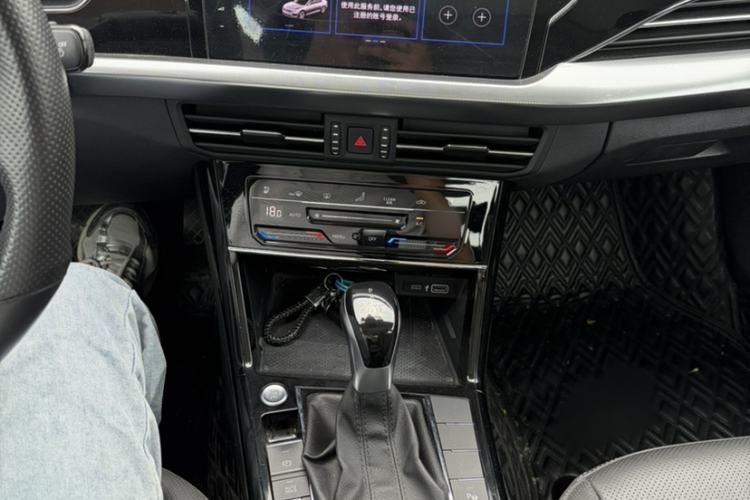 Used Volkswagen Passat 2022 330TSI Starry Luxury Edition Interior 2