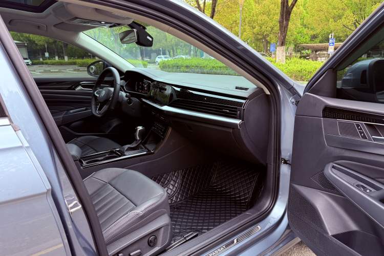 Used Volkswagen Passat 2022 330TSI Elite Edition Interior 3