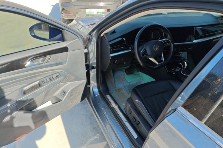 Used Volkswagen Passat 2022 330TSI Luxury Edition Interior 3