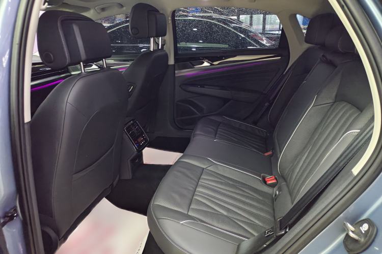 Used Volkswagen Passat 2022 330TSI Luxury Edition Interior 4