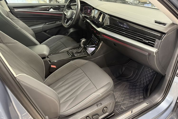 Used Volkswagen Passat 2022 330TSI Starry Luxury Edition Interior 5