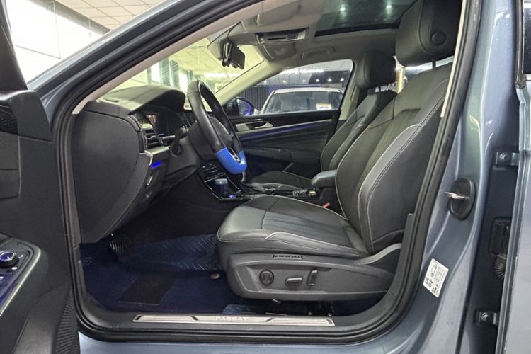Used Volkswagen Passat 2022 330TSI Luxury Edition Interior 6