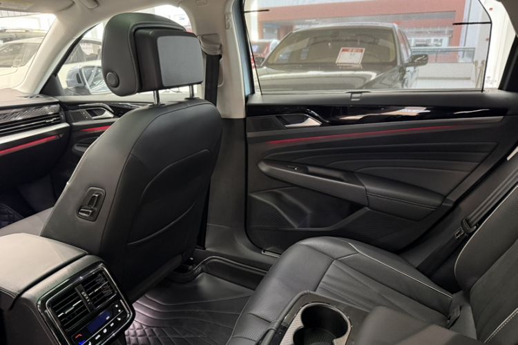 Used Volkswagen Passat 2022 330TSI Starry Luxury Edition Interior 7