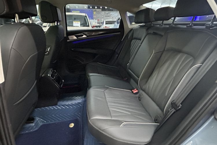 Used Volkswagen Passat 2022 330TSI Luxury Edition Interior 7