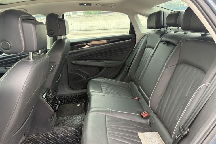 Used Volkswagen Passat 2022 330TSI Starry Luxury Edition Interior 7