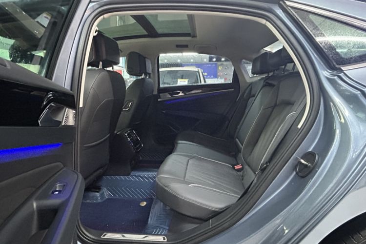 Used Volkswagen Passat 2022 330TSI Luxury Edition Interior 8