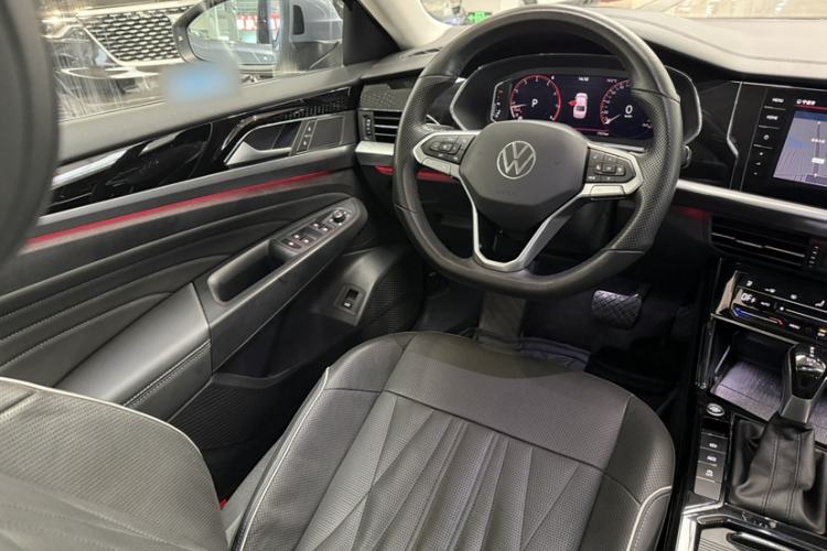 Used Volkswagen Passat 2022 330TSI Starry Luxury Edition Interior 9