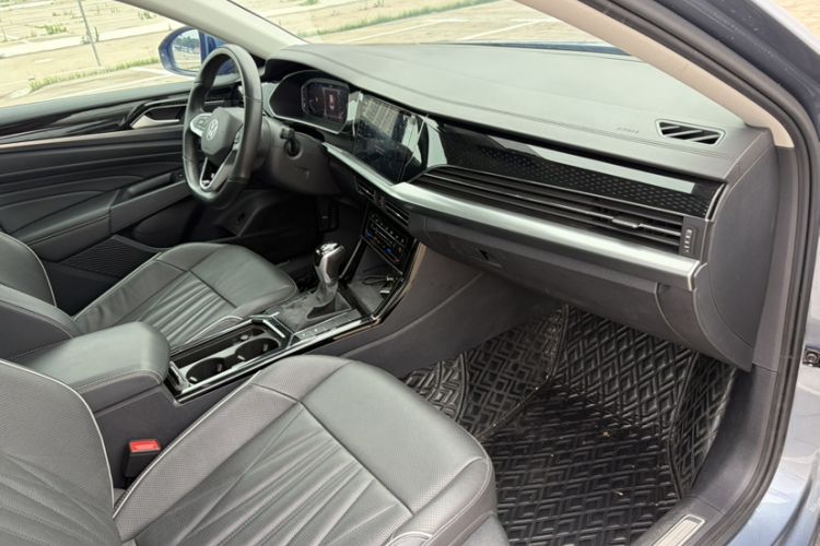 Used Volkswagen Passat 2022 330TSI Starry Luxury Edition Interior 9