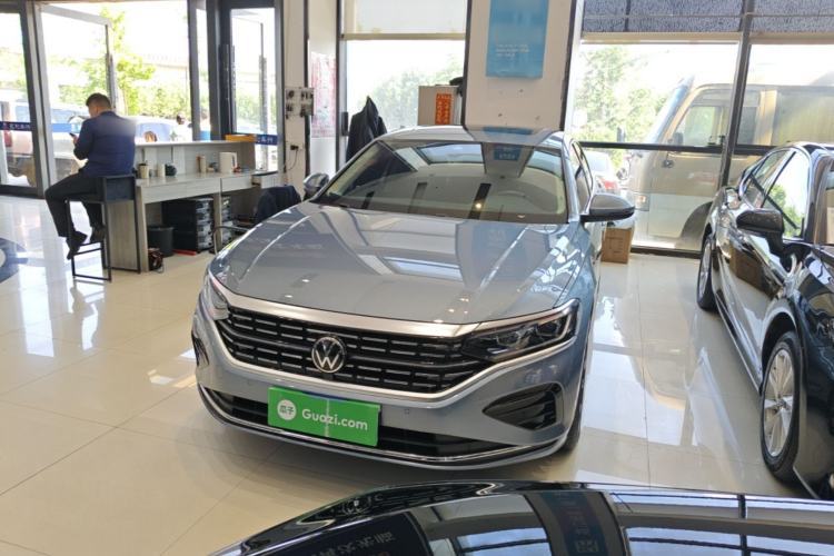 Used Volkswagen Passat 2022 330TSI Luxury Edition Guazi used car, China used car export, Used car for sale, Used cars, Cheapest cars for sale