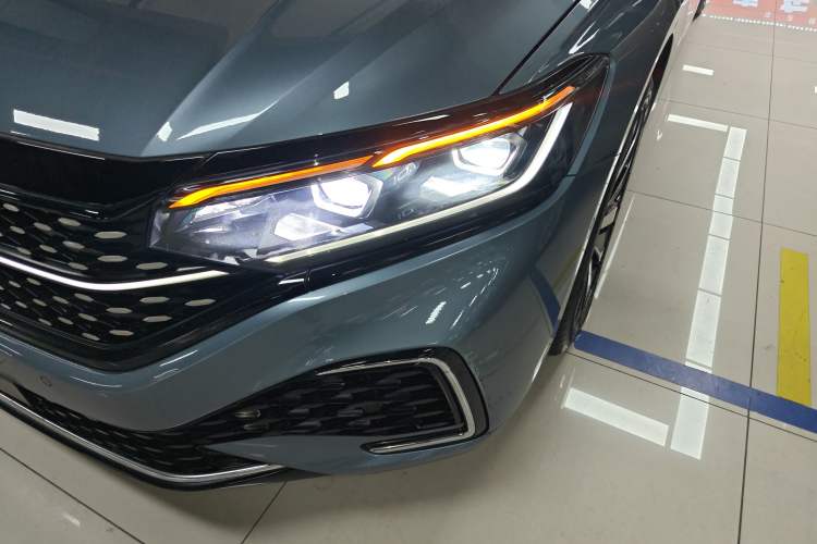 Used Volkswagen Passat 2022 330TSI Starry Luxury Edition Left Front Headlight