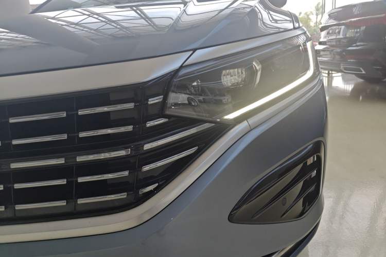 Used Volkswagen Passat 2022 330TSI Luxury Edition Left Front Headlight