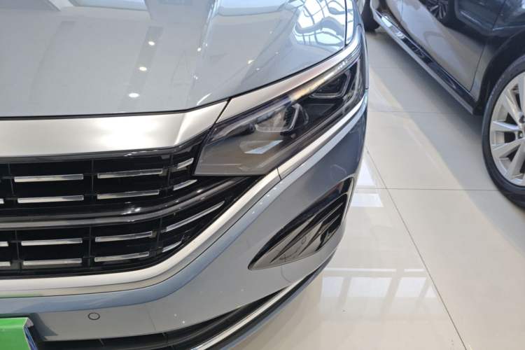 Used Volkswagen Passat 2022 330TSI Luxury Edition Left Front Headlight