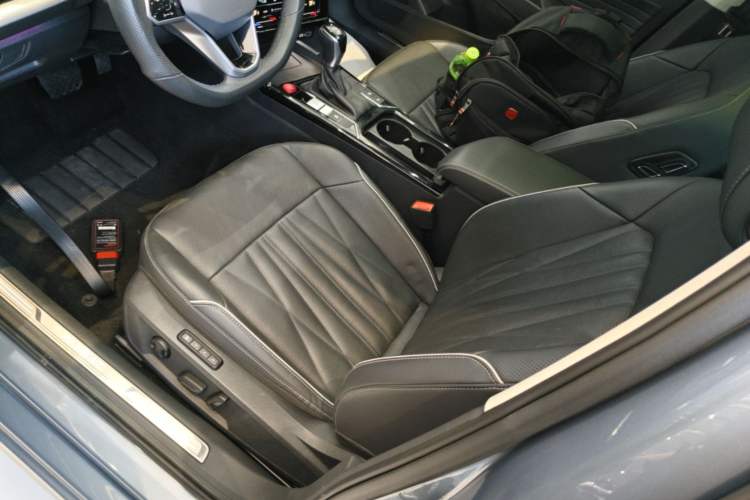 Used Volkswagen Passat 2022 330TSI Luxury Edition Left Front Seat