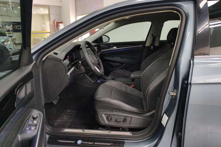 Used Volkswagen Passat 2022 330TSI Starry Luxury Edition Left Front Seat