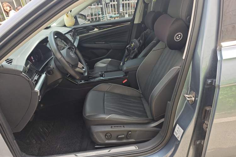 Used Volkswagen Passat 2022 330TSI Starry Luxury Edition Left Front Seat