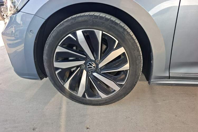 Used Volkswagen Passat 2022 330TSI Starry Luxury Edition Left Front Wheel Hub